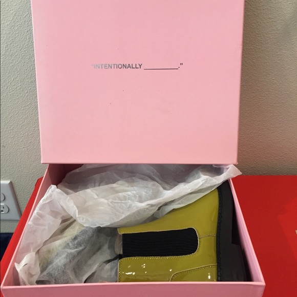 - Chartreuse Patent Leather ankle bootie sli… - Picture 5 of 5